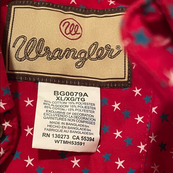 Wrangler Red Shirt with Blue Star Design - Picture 2 of 4